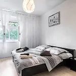 Heavenly Corner Split